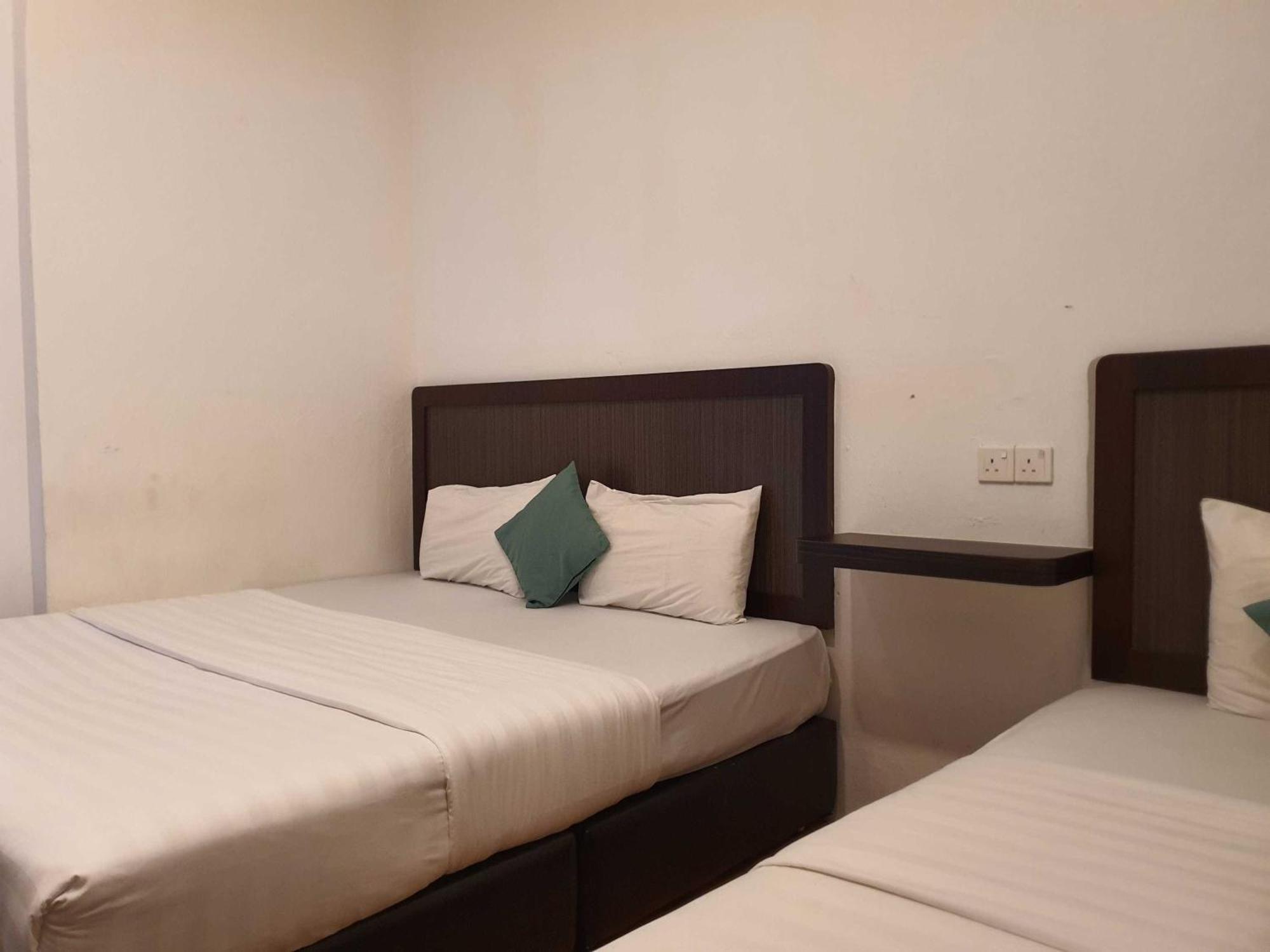 Oyo 91053 Signature Inn Miri Zewnętrze zdjęcie