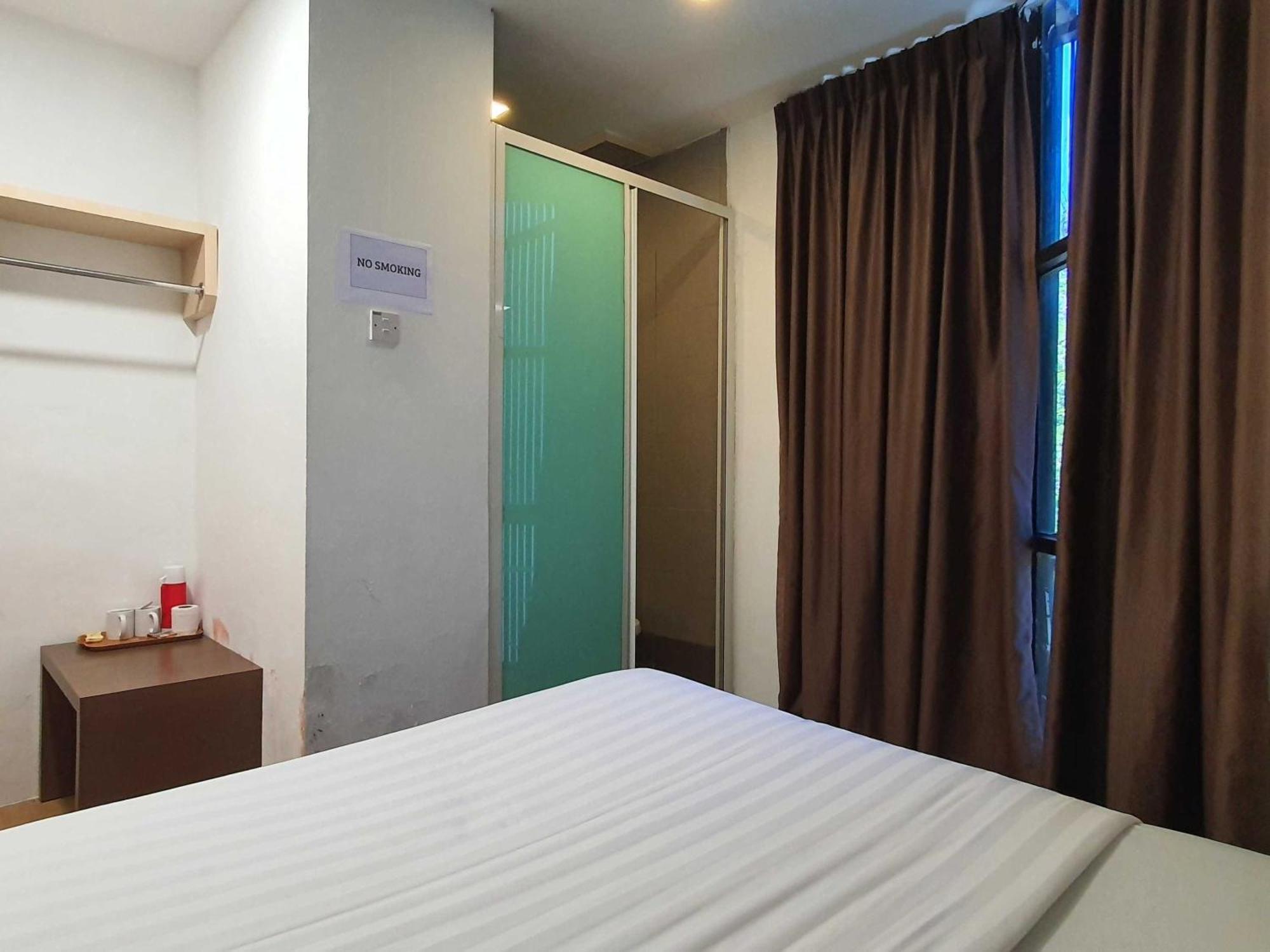 Oyo 91053 Signature Inn Miri Zewnętrze zdjęcie
