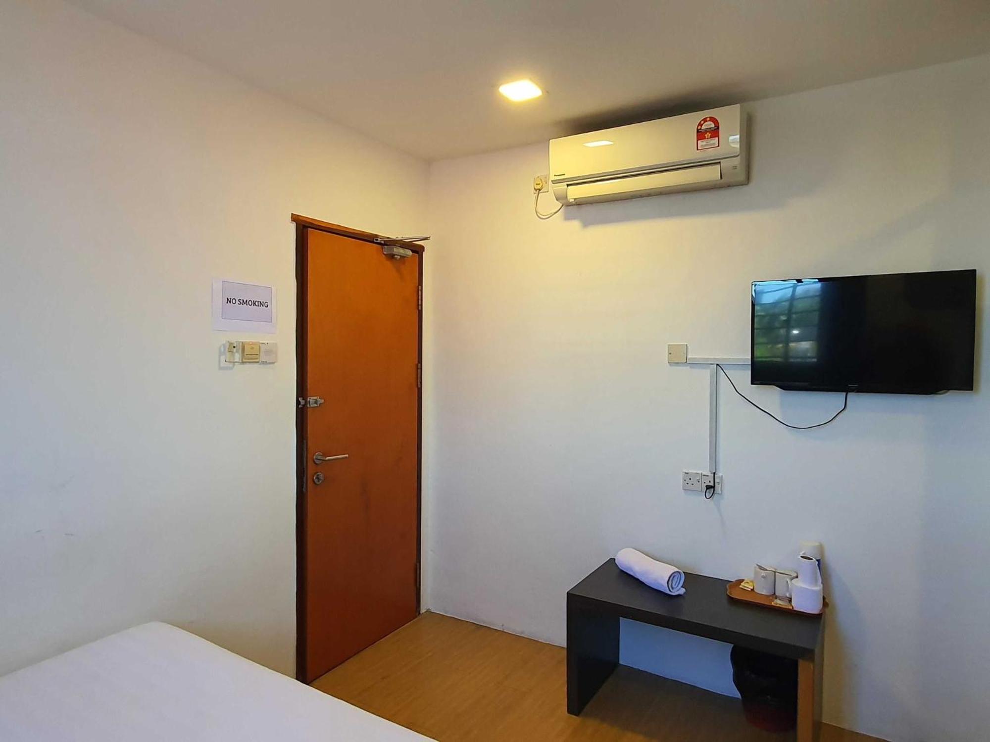 Oyo 91053 Signature Inn Miri Zewnętrze zdjęcie