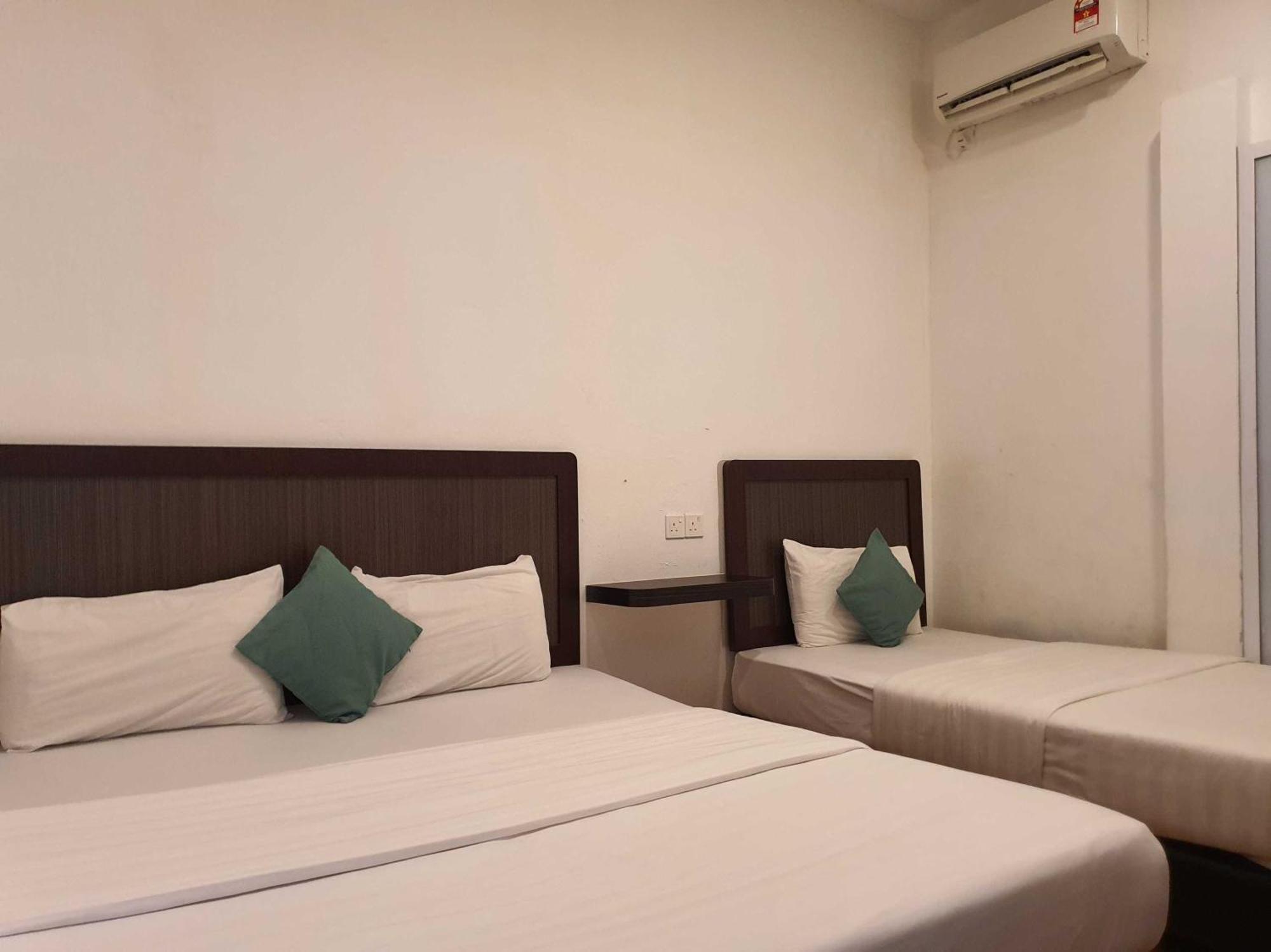 Oyo 91053 Signature Inn Miri Zewnętrze zdjęcie