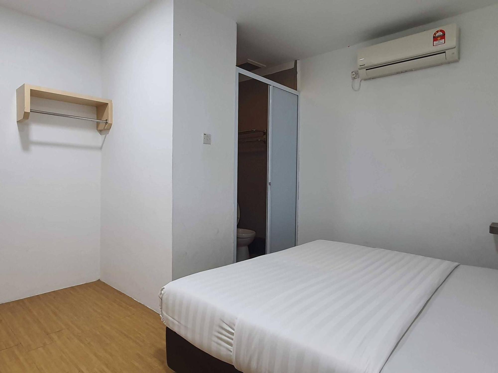 Oyo 91053 Signature Inn Miri Zewnętrze zdjęcie