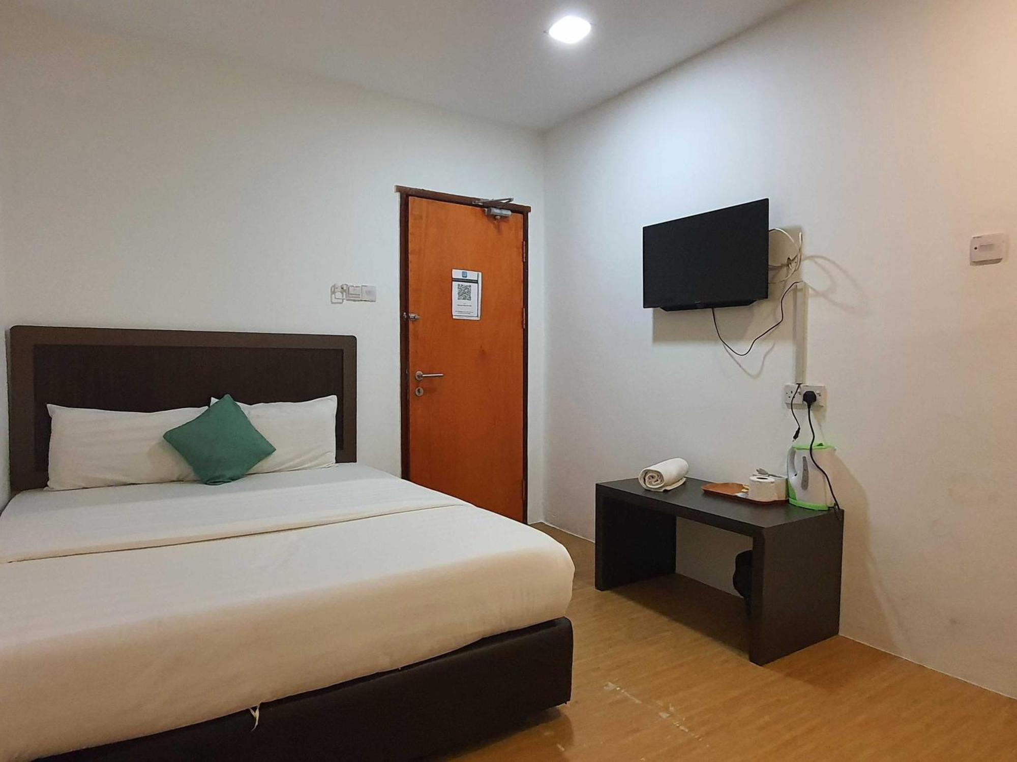 Oyo 91053 Signature Inn Miri Zewnętrze zdjęcie