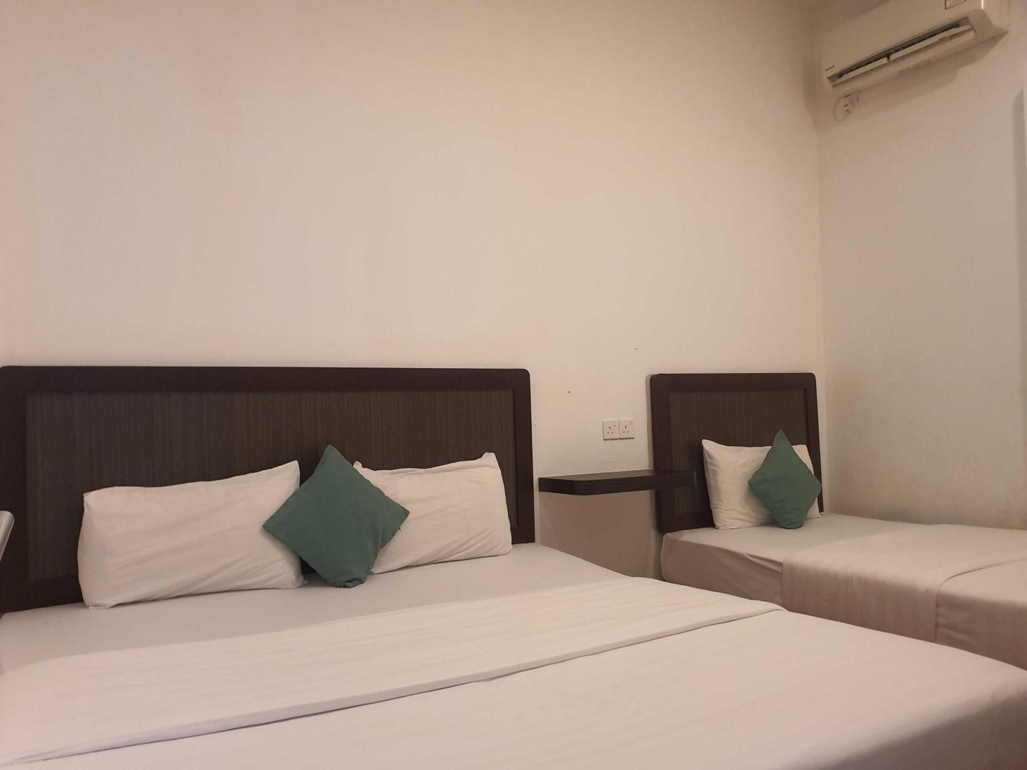 Oyo 91053 Signature Inn Miri Zewnętrze zdjęcie